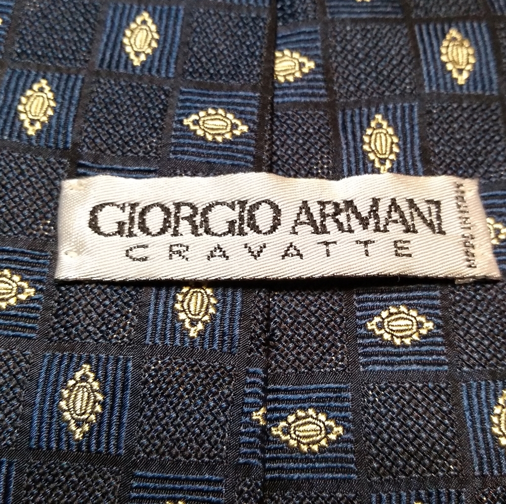 Giorgio Armani Tie; Blue, Grey & Gold Pattern; 100% Silk, Made in Italy - Picture 3 of 6